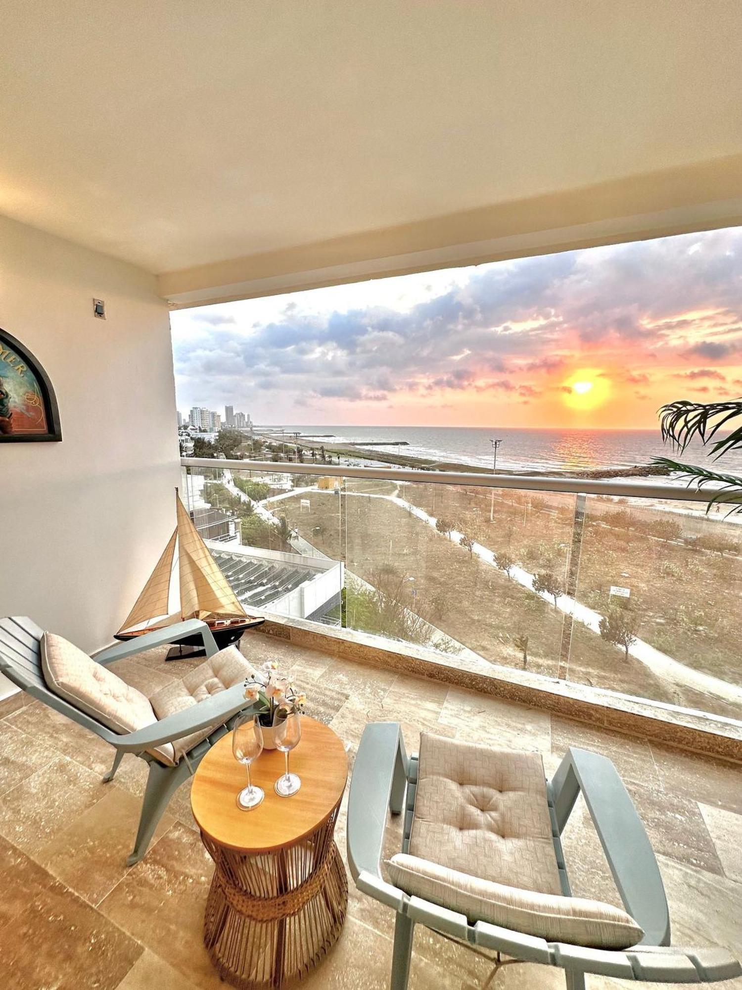 Apartamento Vip Frente Al Mar | Piscinas Y Puesta Sol Cb715 *